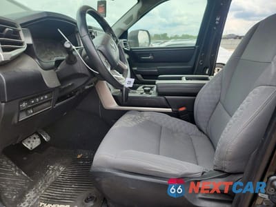Zdjęcie 7 z 13 samochodu: 2024 TOYOTA TUNDRA SR5 VIN:5TFLA5DA7RX135748 - miniatura