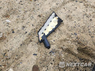 Zdjęcie 12 z 13 samochodu: 2022 TVR 3 VIN:5YJ3E1ECXNF248515 - miniatura