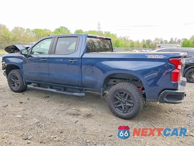Drugie zdjęcie samochodu z przodu: 2021 CHEVROLET SILVERADO K1500 TRAIL BOSS CUSTOM VIN:1GCPYCEH3MZ433384 - miniatura