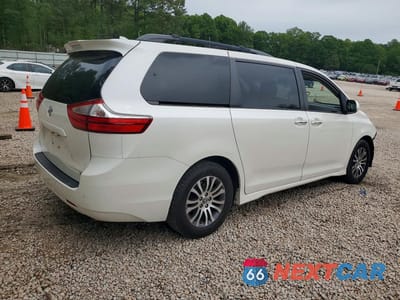 Trzecie zdjęcie samochodu z tyłu: 2019 TOYOTA SIENNA XLE 8-PASSENGER VIN:5TDYZ3DC8KS982648 - miniatura