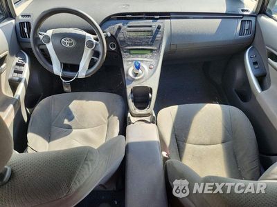 Zdjęcie 8 z 12 samochodu: 2011 TOYOTA PRIUS TWO VIN:JTDKN3DU8B0284456 - miniatura