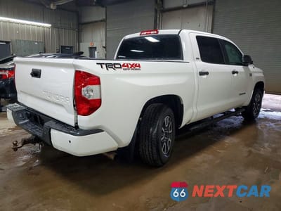 Trzecie zdjęcie samochodu z tyłu: 2017 TOYOTA TUNDRA SR5 VIN:5TFDW5F10HX603045 - miniatura