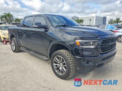 Czwarte zdjęcie samochodu z boku: 2019 RAM 1500 BIG HORN VIN:1C6SRFFT7KN607402 - miniatura