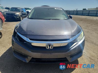 Piąte zdjęcie samochodu w środku: 2018 HONDA CIVIC LX VIN:2HGFC2F56JH569126 - miniatura