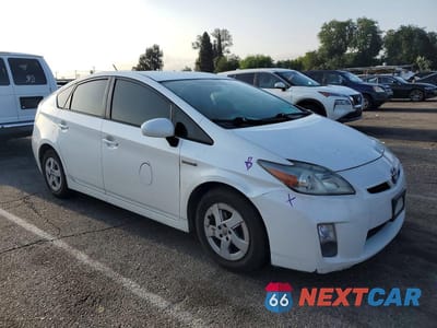Czwarte zdjęcie samochodu z boku: 2011 TOYOTA PRIUS TWO VIN:JTDKN3DU4B5318430 - miniatura