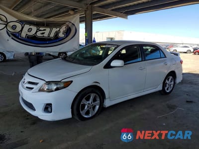 2013 TOYOTA COROLLA S 2T1BU4EE1DC963509 - główne zdjęcie licytacji z USA - miniatura