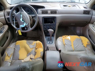 Zdjęcie 8 z 11 samochodu: 2000 TOYOTA CAMRY LE VIN:4T1BG22K1YU939110 - miniatura