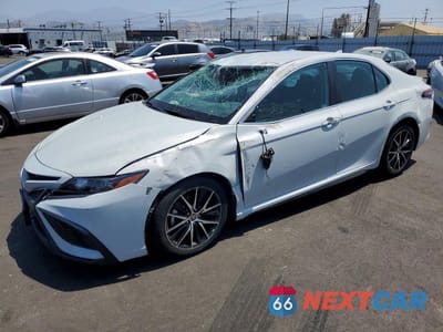 2022 TOYOTA CAMRY SE 4T1G11AK2NU051819 - główne zdjęcie licytacji z USA - miniatura