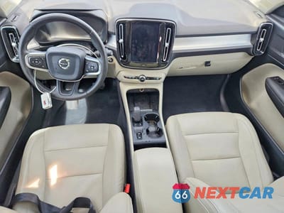 Zdjęcie 8 z 13 samochodu: 2020 VOLVO XC40 T5 MOMENTUM VIN:YV4162UK2L2292668 - miniatura