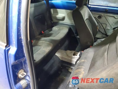 Zdjęcie 10 z 13 samochodu: 2001 VOLKSWAGEN NEW BEETLE GLS VIN:3VWCK21C21M427249 - miniatura