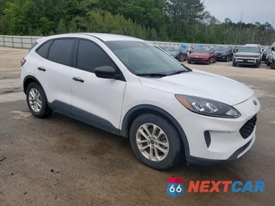 Czwarte zdjęcie samochodu z boku: 2020 FORD ESCAPE S VIN:1FMCU0F61LUC42950 - miniatura