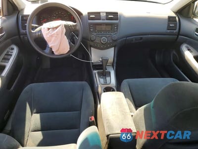 Zdjęcie 8 z 12 samochodu: 2005 HONDA ACCORD EX VIN:1HGCM56765A049693 - miniatura