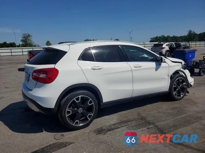 Trzecie zdjęcie samochodu z tyłu: 2019 MERCEDES-BENZ GLA 250 VIN:WDCTG4EB7KU014896 - miniatura