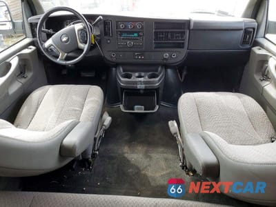 Zdjęcie 8 z 14 samochodu: 2012 CHEVROLET EXPRESS G1500 LT VIN:1GNSGCF42C1130285 - miniatura