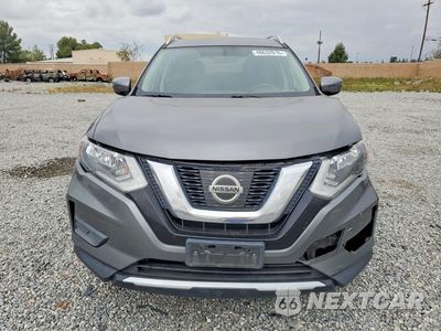 Piąte zdjęcie samochodu w środku: 2017 NISSAN ROGUE S VIN:JN8AT2MV7HW276329 - miniatura