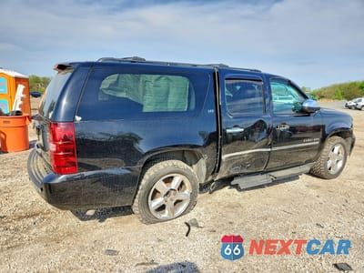 Trzecie zdjęcie samochodu z tyłu: 2013 CHEVROLET SUBURBAN K1500 LTZ VIN:1GNSKKE7XDR305406 - miniatura