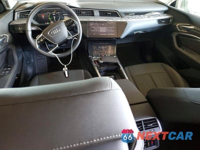 Zdjęcie 8 z 14 samochodu: 2022 AUDI E-TRON PREMIUM PLUS VIN:WA1LAAGE0NB031806 - miniatura