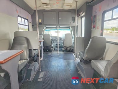 Zdjęcie 10 z 13 samochodu: 2008 FORD E350 SHUTTLE BUS VIN:1FDWE35L98DA10655 - miniatura