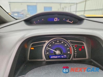 Zdjęcie 9 z 12 samochodu: 2008 HONDA CIVIC LX VIN:2HGFA16598H512087 - miniatura