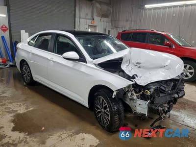 Czwarte zdjęcie samochodu z boku: 2020 VOLKSWAGEN JETTA S VIN:3VWCB7BU5LM031906 - miniatura