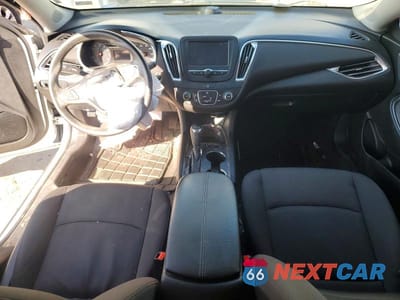 Zdjęcie 8 z 12 samochodu: 2018 CHEVROLET MALIBU LT VIN:1G1ZD5ST3JF157738 - miniatura