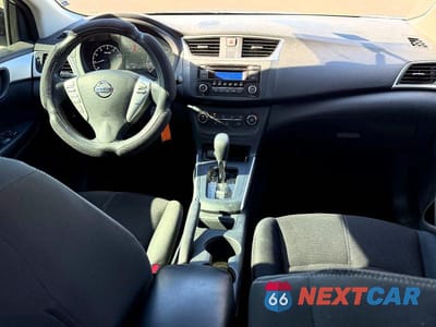 Zdjęcie 9 z 10 samochodu: 2017 NISSAN SENTRA S VIN:3N1AB7AP9HY221958 - miniatura