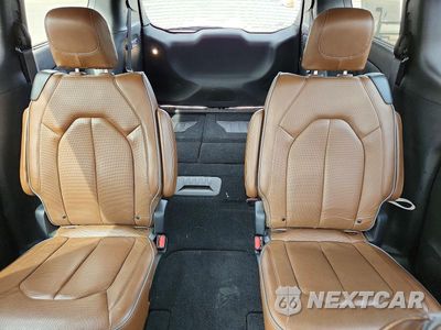 Zdjęcie 10 z 13 samochodu: 2019 CHRYSLER PACIFICA LIMITED VIN:2C4RC1GG5KR570639 - miniatura