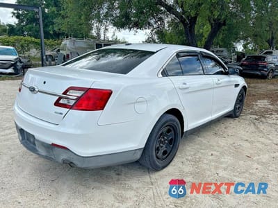 Czwarte zdjęcie samochodu z boku: 2018 FORD TAURUS POLICE INTERCEPTOR VIN:1FAHP2MK1JG125643 - miniatura