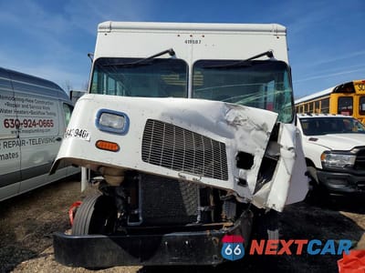 Piąte zdjęcie samochodu w środku: 2019 FORD F59 VIN:1F65F5KYXK0A06589 - miniatura