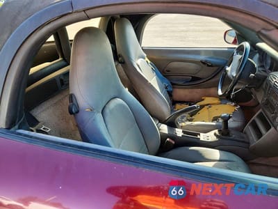 Zdjęcie 11 z 13 samochodu: 1999 PORSCHE BOXSTER VIN:WP0CA2986XU633104 - miniatura