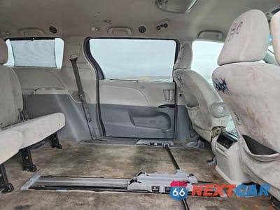 Zdjęcie 11 z 13 samochodu: 2012 TOYOTA SIENNA LE VIN:5TDKK3DC8CS262469 - miniatura