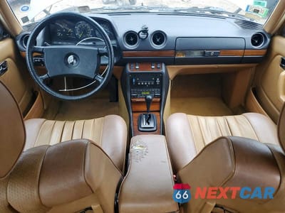 Zdjęcie 8 z 13 samochodu: 1985 MERCEDES-BENZ 300 DT VIN:WDBAB33C2FA192156 - miniatura