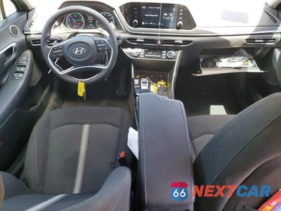 Zdjęcie 8 z 13 samochodu: 2021 HYUNDAI SONATA HYBRID BLUE VIN:KMHL24JJ3MA021913 - miniatura
