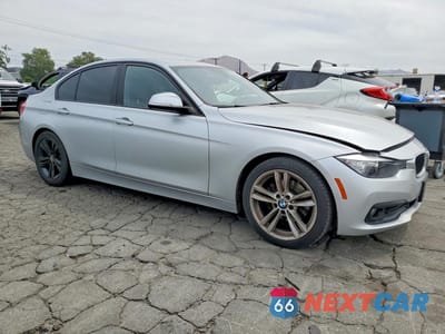 Czwarte zdjęcie samochodu z boku: 2016 BMW 320 I VIN:WBA8A9C58GK618643 - miniatura