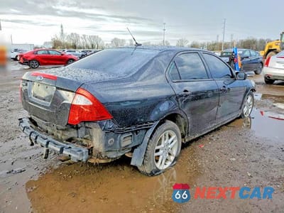 Trzecie zdjęcie samochodu z tyłu: 2010 FORD FUSION S VIN:3FAHP0GA1AR340763 - miniatura