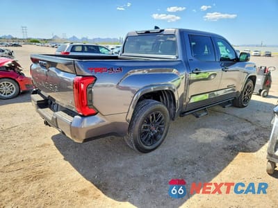 Trzecie zdjęcie samochodu z tyłu: 2022 TOYOTA TUNDRA SR5 VIN:5TFLA5DBXNX026686 - miniatura