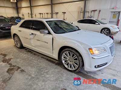 Czwarte zdjęcie samochodu z boku: 2011 CHRYSLER 300C VIN:2C3CA6CT1BH523887 - miniatura