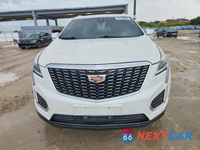 Piąte zdjęcie samochodu w środku: 2022 CADILLAC XT5 LUXURY VIN:1GYKNAR49NZ164642 - miniatura