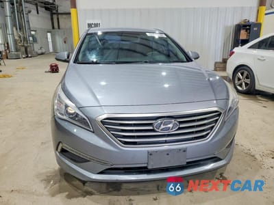 Piąte zdjęcie samochodu w środku: 2015 HYUNDAI SONATA SE VIN:5NPE24AF4FH007619 - miniatura
