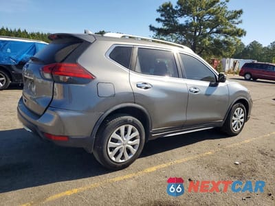 Trzecie zdjęcie samochodu z tyłu: 2017 NISSAN ROGUE S VIN:JN8AT2MT8HW388085 - miniatura