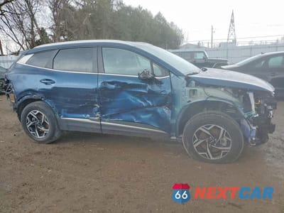 Czwarte zdjęcie samochodu z boku: 2025 KIA SPORTAGE VIN:KNDPUCDF3S7367519 - miniatura