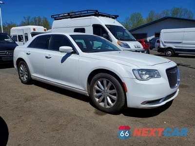 Czwarte zdjęcie samochodu z boku: 2017 CHRYSLER 300 LIMITED VIN:2C3CCARG9HH637409 - miniatura
