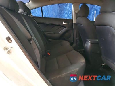 Zdjęcie 10 z 12 samochodu: 2017 KIA FORTE LX VIN:3KPFK4A76HE046037 - miniatura