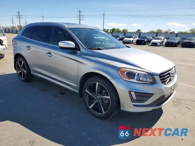 Czwarte zdjęcie samochodu z boku: 2015 VOLVO XC60 T6 R-DESIGN PREMIER VIN:YV4902RP7F2637643 - miniatura