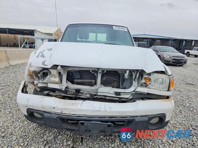 Piąte zdjęcie samochodu w środku: 2011 FORD RANGER SUPER CAB VIN:1FTLR4FE2BPA74334 - miniatura