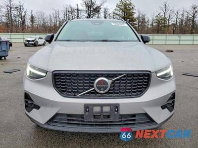 Piąte zdjęcie samochodu w środku: 2025 VOLVO XC40 ULTRA VIN:YV4L12UM7S2517531 - miniatura