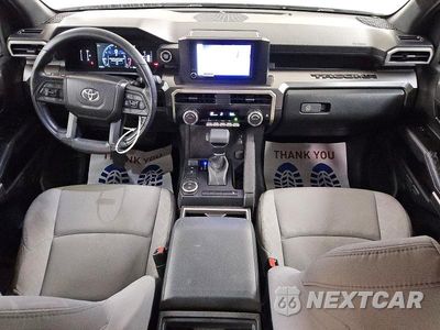 Zdjęcie 8 z 11 samochodu: 2024 TOYOTA TACOMA SR5 VIN:3TMKB5FN3RM013838 - miniatura