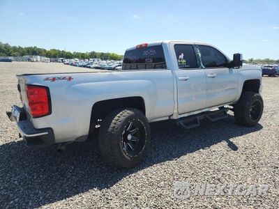 Trzecie zdjęcie samochodu z tyłu: 2016 CHEVROLET SILVERADO K1500 LT VIN:1GCVKREC6GZ412954 - miniatura
