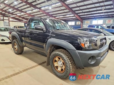 Czwarte zdjęcie samochodu z boku: 2011 TOYOTA TACOMA BASE VIN:5TFPX4EN2BX001408 - miniatura