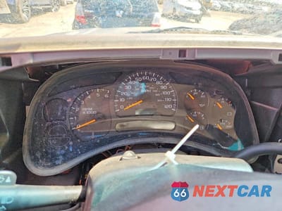 Zdjęcie 9 z 11 samochodu: 2004 GMC NEW SIERRA K1500 VIN:2GTEK19T841285141 - miniatura